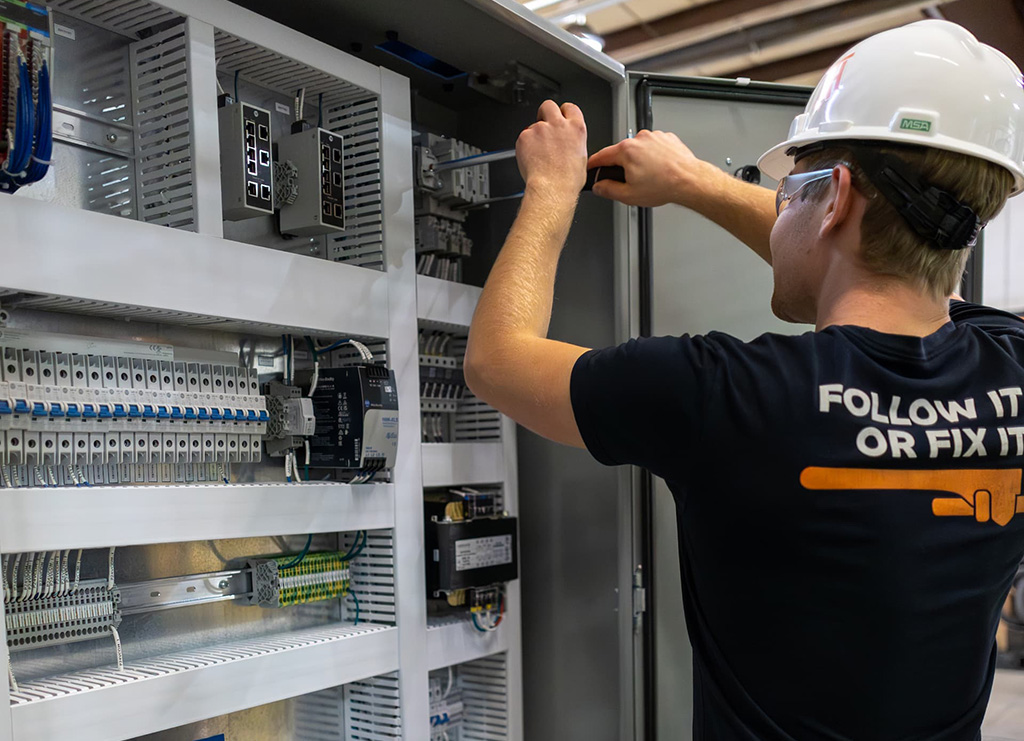 Worker fixing panel